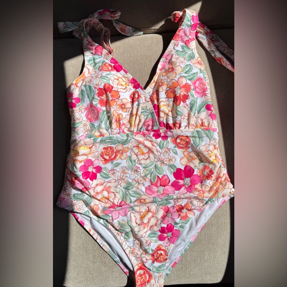 Cupshe Floral One Piece Swimsuit 0X Bow Tie Strap Tummy Control V Neck NWT